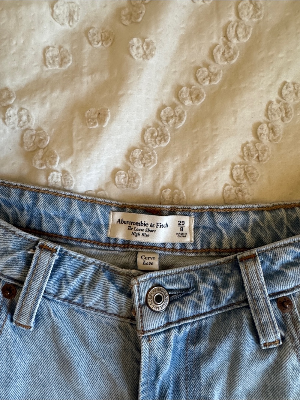 Abercrombie & Fitch Light Blue Curve Love Denim Shorts 6 inch - Picture 2 of 3